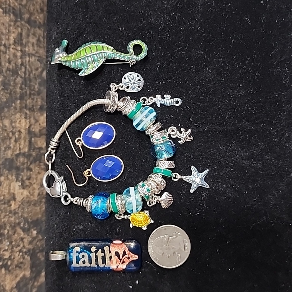 Spring summer jewelry Jar lot faith pendant charm bracelet seahorse pin…